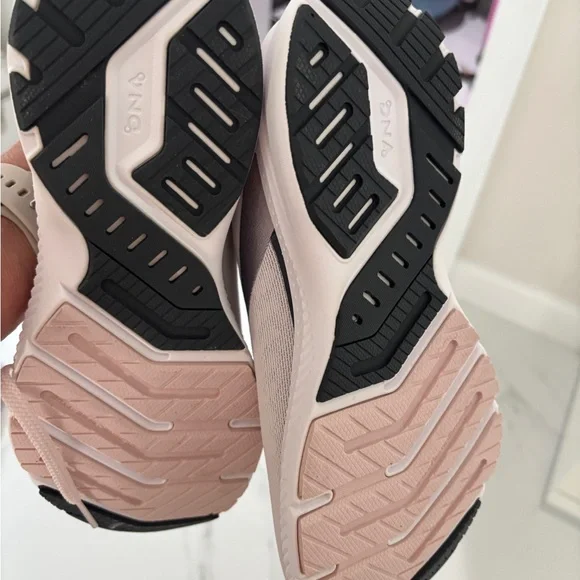 Brooks Women's Athletic Shoes -blue, and Pink - Picture 4 of 6